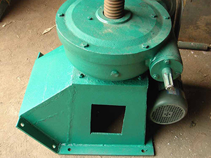 斜拉式螺桿啟閉機(jī)